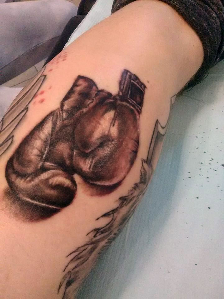 Rękawice bokserskie tatuaż