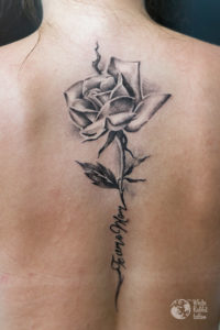 Tatuaż róża