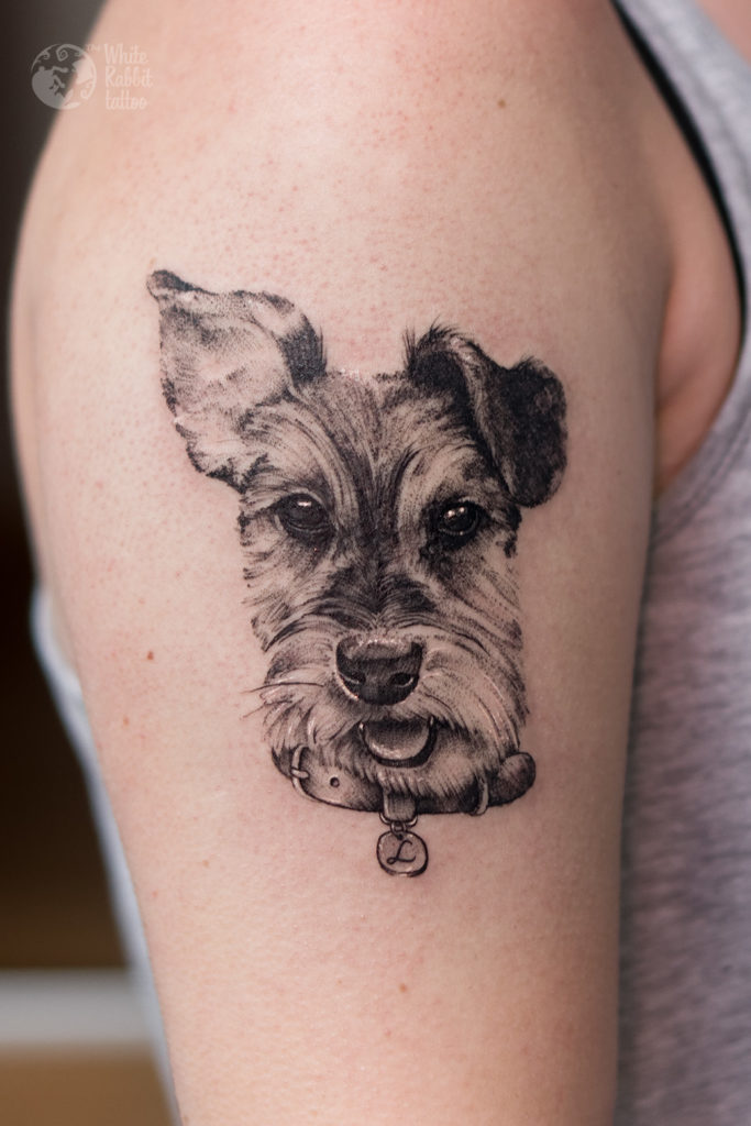 Tatuaż realistyczny pies